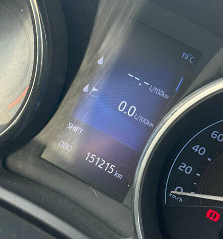 Білий Тойота Ауріс, об'ємом двигуна 1.6 л та пробігом 151 тис. км за 10500 $, фото 12 на Automoto.ua