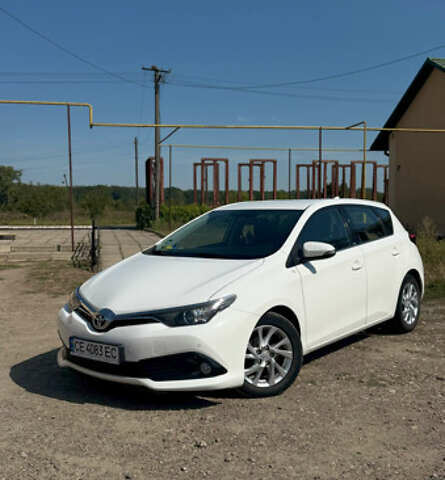 Білий Тойота Ауріс, об'ємом двигуна 1.6 л та пробігом 151 тис. км за 10500 $, фото 2 на Automoto.ua