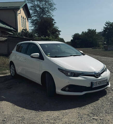 Білий Тойота Ауріс, об'ємом двигуна 1.6 л та пробігом 151 тис. км за 10500 $, фото 4 на Automoto.ua