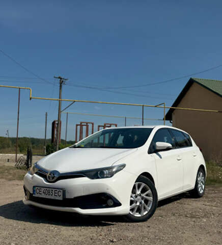 Білий Тойота Ауріс, об'ємом двигуна 1.6 л та пробігом 151 тис. км за 10500 $, фото 1 на Automoto.ua