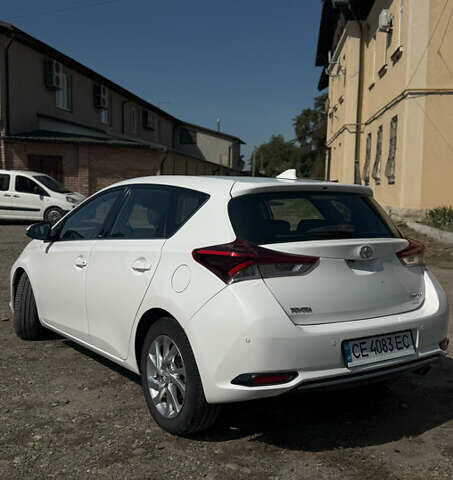 Білий Тойота Ауріс, об'ємом двигуна 1.6 л та пробігом 151 тис. км за 10500 $, фото 7 на Automoto.ua