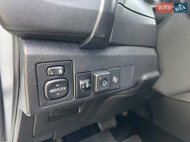 Белый Тойота Аурис, объемом двигателя 1.8 л и пробегом 250 тыс. км за 12300 $, фото 11 на Automoto.ua