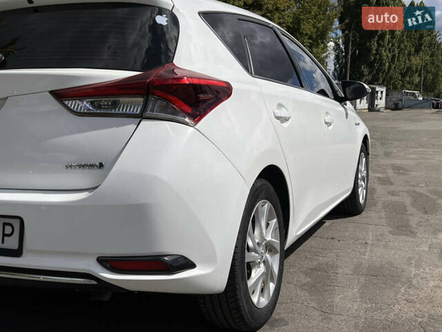 Белый Тойота Аурис, объемом двигателя 1.8 л и пробегом 250 тыс. км за 12300 $, фото 19 на Automoto.ua