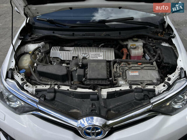 Белый Тойота Аурис, объемом двигателя 1.8 л и пробегом 250 тыс. км за 12300 $, фото 16 на Automoto.ua
