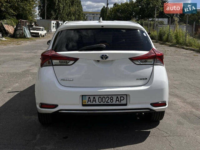 Белый Тойота Аурис, объемом двигателя 1.8 л и пробегом 250 тыс. км за 12300 $, фото 5 на Automoto.ua