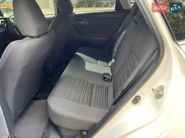 Белый Тойота Аурис, объемом двигателя 1.8 л и пробегом 250 тыс. км за 12300 $, фото 12 на Automoto.ua