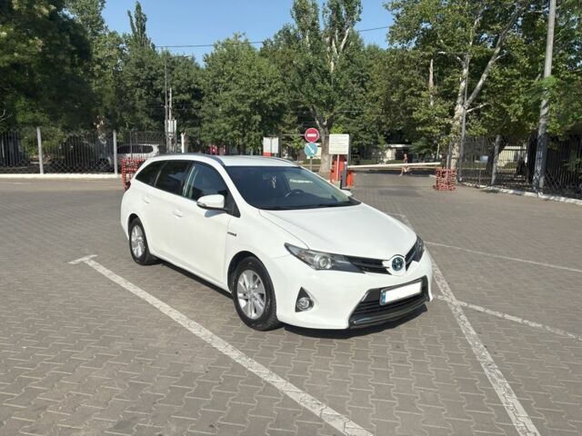 Белый Тойота Аурис, объемом двигателя 1.8 л и пробегом 249 тыс. км за 11800 $, фото 7 на Automoto.ua