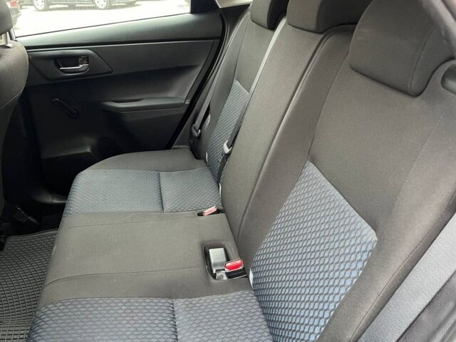 Белый Тойота Аурис, объемом двигателя 1.4 л и пробегом 235 тыс. км за 9000 $, фото 16 на Automoto.ua