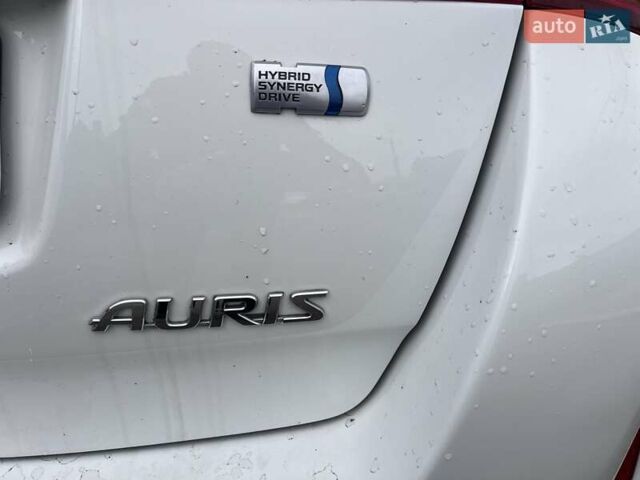 Білий Тойота Ауріс, об'ємом двигуна 1.8 л та пробігом 145 тис. км за 10900 $, фото 8 на Automoto.ua