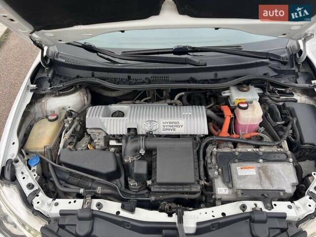Білий Тойота Ауріс, об'ємом двигуна 1.8 л та пробігом 145 тис. км за 10900 $, фото 23 на Automoto.ua