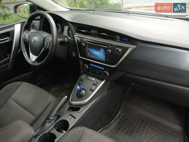 Білий Тойота Ауріс, об'ємом двигуна 1.8 л та пробігом 147 тис. км за 14000 $, фото 7 на Automoto.ua