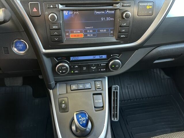 Белый Тойота Аурис, объемом двигателя 1.8 л и пробегом 138 тыс. км за 12500 $, фото 8 на Automoto.ua