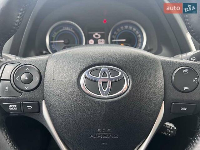 Білий Тойота Ауріс, об'ємом двигуна 1.8 л та пробігом 145 тис. км за 10900 $, фото 24 на Automoto.ua