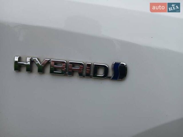 Білий Тойота Ауріс, об'ємом двигуна 1.8 л та пробігом 147 тис. км за 14000 $, фото 25 на Automoto.ua