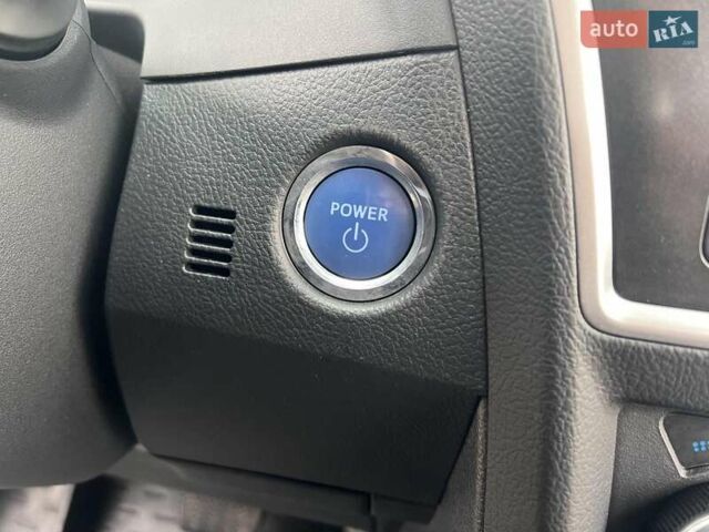 Білий Тойота Ауріс, об'ємом двигуна 1.8 л та пробігом 145 тис. км за 10900 $, фото 22 на Automoto.ua