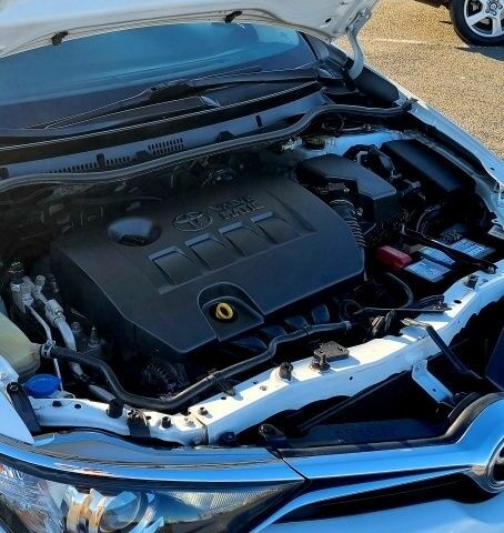 Белый Тойота Аурис, объемом двигателя 0 л и пробегом 256 тыс. км за 10700 $, фото 20 на Automoto.ua