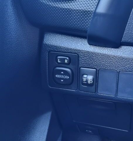 Белый Тойота Аурис, объемом двигателя 0 л и пробегом 256 тыс. км за 10700 $, фото 22 на Automoto.ua