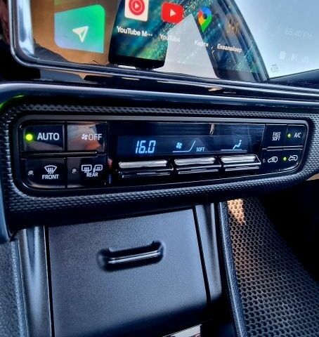 Белый Тойота Аурис, объемом двигателя 0 л и пробегом 256 тыс. км за 10700 $, фото 18 на Automoto.ua