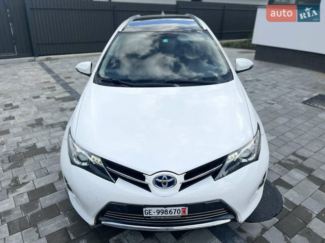Білий Тойота Ауріс, об'ємом двигуна 1.8 л та пробігом 241 тис. км за 13599 $, фото 10 на Automoto.ua