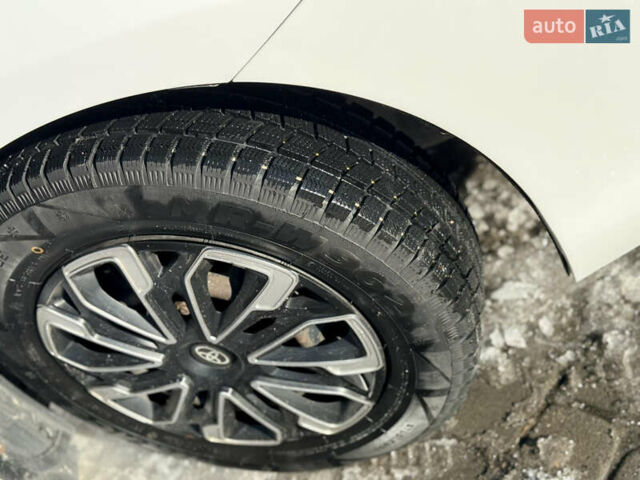 Білий Тойота Ауріс, об'ємом двигуна 1.36 л та пробігом 288 тис. км за 9400 $, фото 8 на Automoto.ua