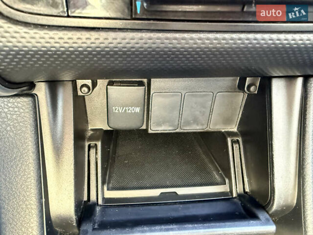 Білий Тойота Ауріс, об'ємом двигуна 1.36 л та пробігом 288 тис. км за 9400 $, фото 22 на Automoto.ua