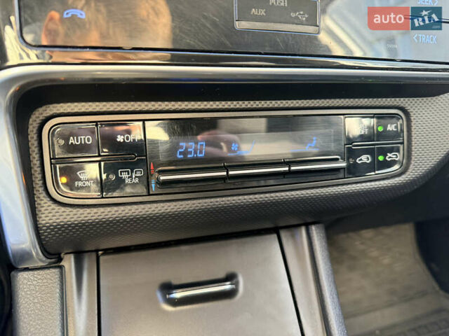 Білий Тойота Ауріс, об'ємом двигуна 1.36 л та пробігом 288 тис. км за 9400 $, фото 21 на Automoto.ua