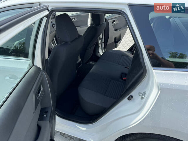 Белый Тойота Аурис, объемом двигателя 1.6 л и пробегом 225 тыс. км за 9900 $, фото 11 на Automoto.ua
