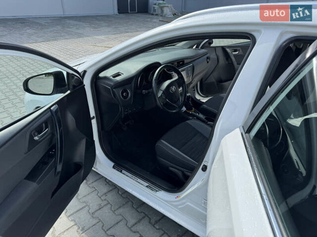 Белый Тойота Аурис, объемом двигателя 1.6 л и пробегом 225 тыс. км за 9900 $, фото 12 на Automoto.ua