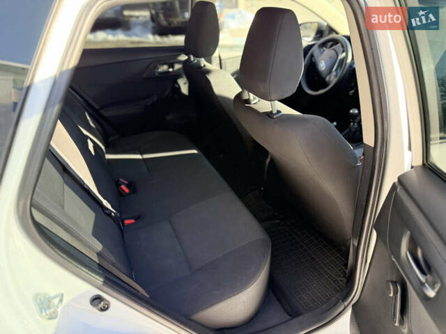 Білий Тойота Ауріс, об'ємом двигуна 1.36 л та пробігом 288 тис. км за 9400 $, фото 11 на Automoto.ua