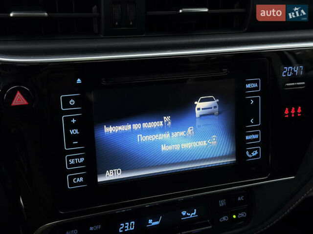 Белый Тойота Аурис, объемом двигателя 1.8 л и пробегом 200 тыс. км за 15700 $, фото 32 на Automoto.ua