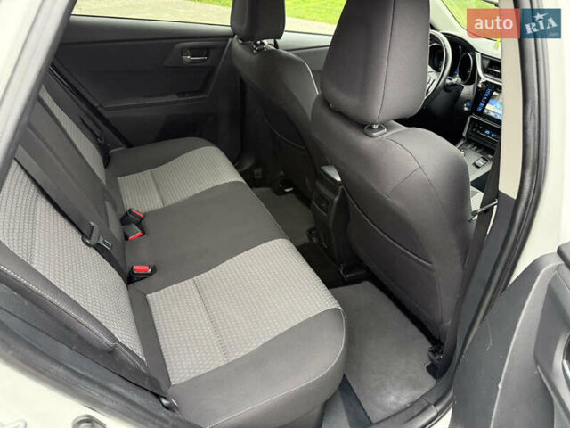 Белый Тойота Аурис, объемом двигателя 1.8 л и пробегом 200 тыс. км за 15700 $, фото 41 на Automoto.ua