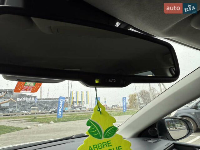 Белый Тойота Аурис, объемом двигателя 1.8 л и пробегом 200 тыс. км за 15700 $, фото 36 на Automoto.ua