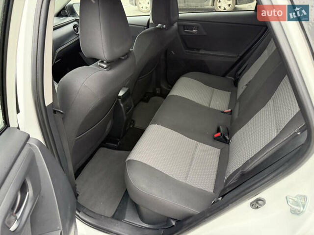 Белый Тойота Аурис, объемом двигателя 1.8 л и пробегом 200 тыс. км за 15900 $, фото 39 на Automoto.ua