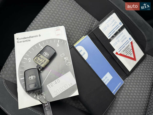 Белый Тойота Аурис, объемом двигателя 1.8 л и пробегом 200 тыс. км за 15700 $, фото 48 на Automoto.ua