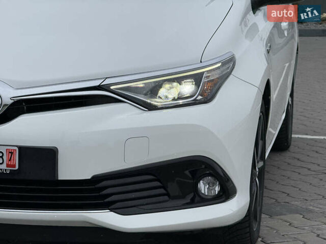 Белый Тойота Аурис, объемом двигателя 1.8 л и пробегом 200 тыс. км за 15700 $, фото 12 на Automoto.ua