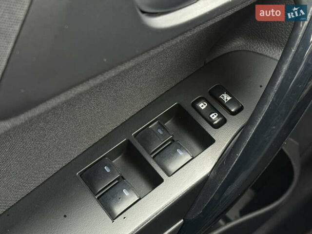 Белый Тойота Аурис, объемом двигателя 1.8 л и пробегом 200 тыс. км за 15700 $, фото 27 на Automoto.ua