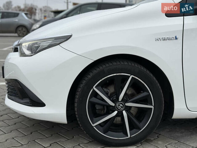 Белый Тойота Аурис, объемом двигателя 1.8 л и пробегом 200 тыс. км за 15900 $, фото 15 на Automoto.ua