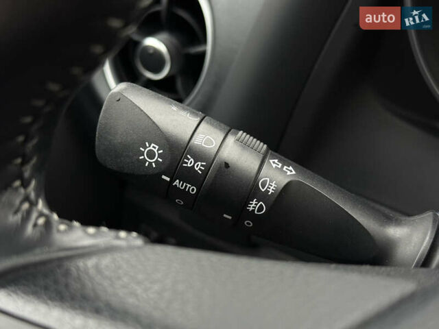 Белый Тойота Аурис, объемом двигателя 1.8 л и пробегом 200 тыс. км за 15700 $, фото 33 на Automoto.ua