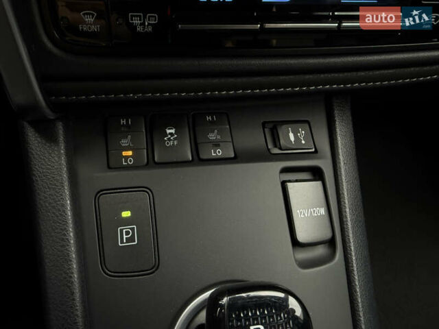 Белый Тойота Аурис, объемом двигателя 1.8 л и пробегом 200 тыс. км за 15900 $, фото 31 на Automoto.ua