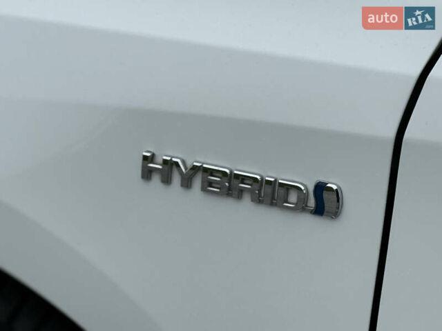 Белый Тойота Аурис, объемом двигателя 1.8 л и пробегом 200 тыс. км за 15900 $, фото 14 на Automoto.ua