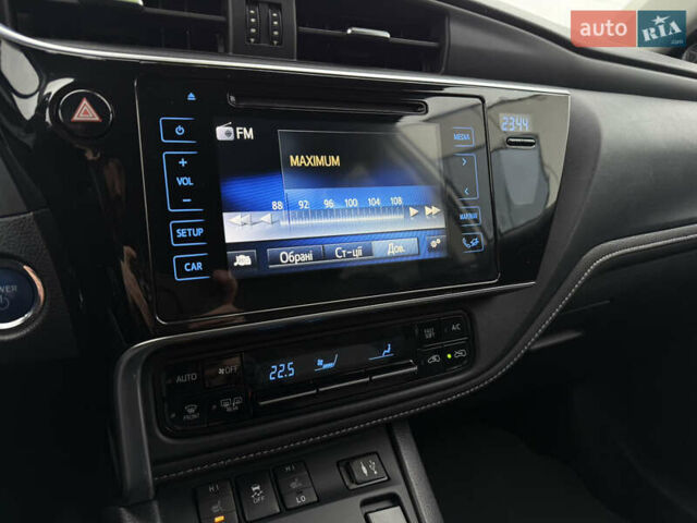 Белый Тойота Аурис, объемом двигателя 1.8 л и пробегом 200 тыс. км за 15900 $, фото 29 на Automoto.ua