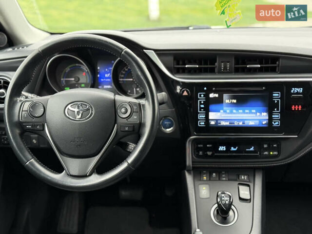 Белый Тойота Аурис, объемом двигателя 1.8 л и пробегом 200 тыс. км за 15700 $, фото 25 на Automoto.ua