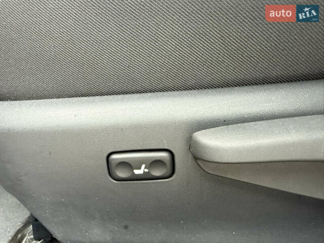 Белый Тойота Аурис, объемом двигателя 1.8 л и пробегом 200 тыс. км за 15700 $, фото 26 на Automoto.ua