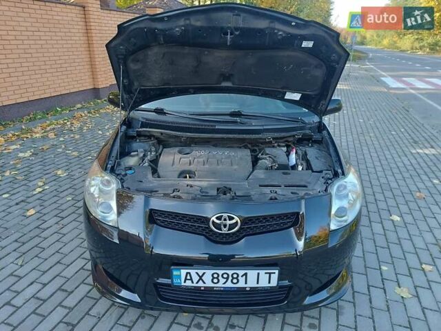 Черный Тойота Аурис, объемом двигателя 1.6 л и пробегом 199 тыс. км за 5950 $, фото 33 на Automoto.ua