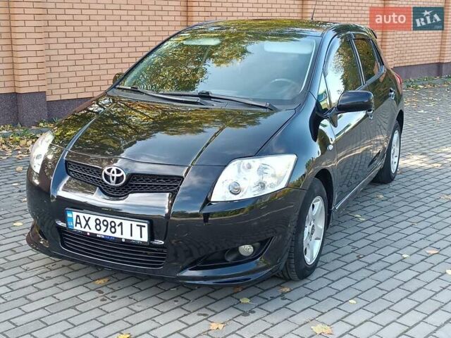 Черный Тойота Аурис, объемом двигателя 1.6 л и пробегом 199 тыс. км за 5950 $, фото 50 на Automoto.ua