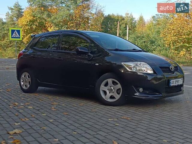 Черный Тойота Аурис, объемом двигателя 1.6 л и пробегом 199 тыс. км за 5950 $, фото 85 на Automoto.ua