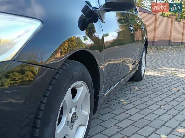 Черный Тойота Аурис, объемом двигателя 1.6 л и пробегом 199 тыс. км за 5950 $, фото 68 на Automoto.ua