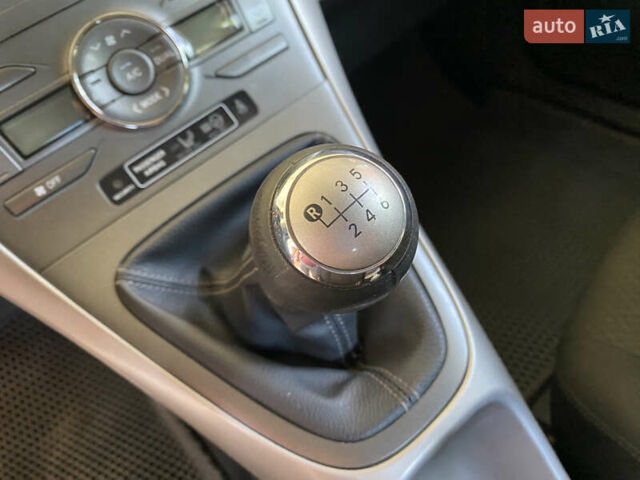 Чорний Тойота Ауріс, об'ємом двигуна 2.2 л та пробігом 240 тис. км за 6800 $, фото 32 на Automoto.ua