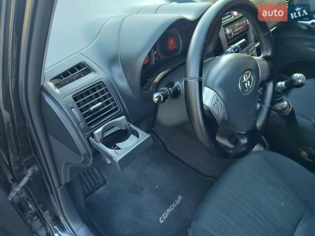 Черный Тойота Аурис, объемом двигателя 1.6 л и пробегом 199 тыс. км за 5950 $, фото 44 на Automoto.ua