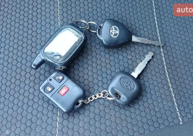 Черный Тойота Аурис, объемом двигателя 1.6 л и пробегом 236 тыс. км за 5900 $, фото 20 на Automoto.ua